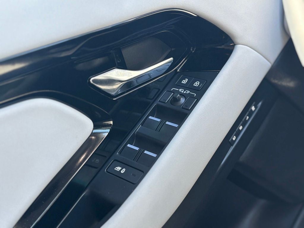 2025 Land Rover Range Rover Evoque Dynamic
