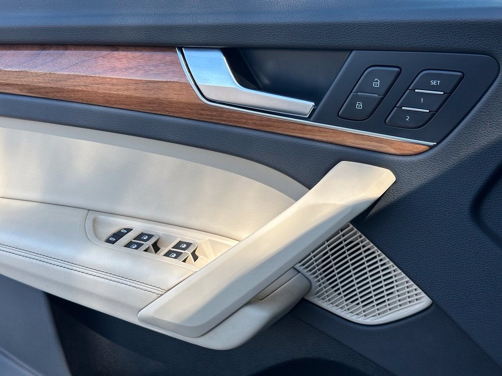 2023 Audi Q5 45 S line Premium quattro