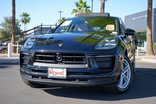 2025 Porsche Macan Base