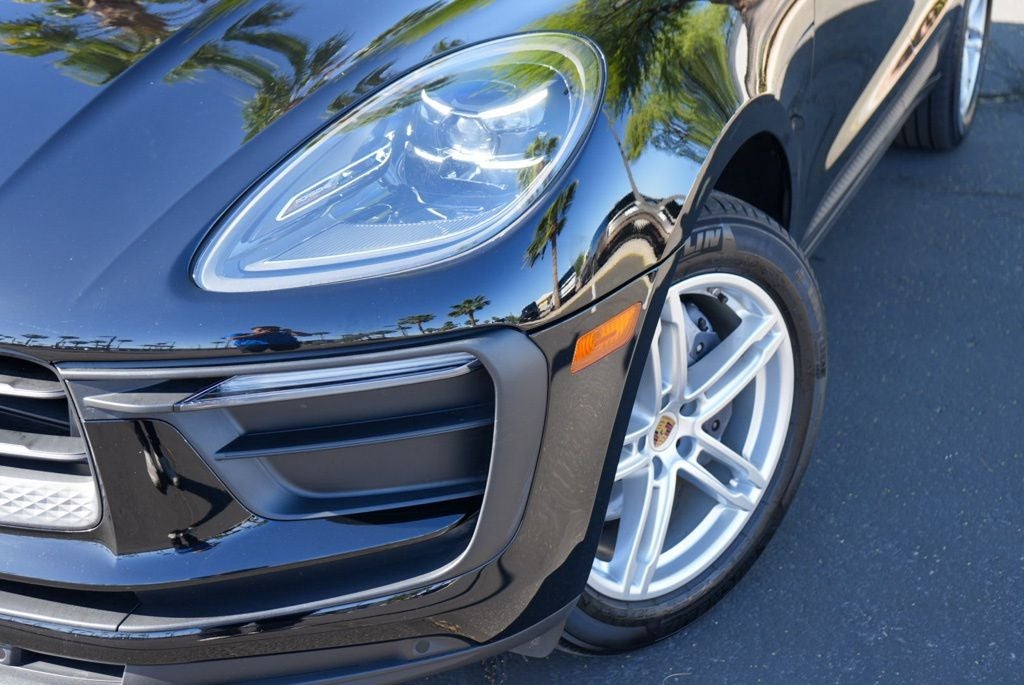 2025 Porsche Macan Base