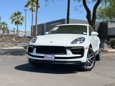 2025 Porsche Macan Base