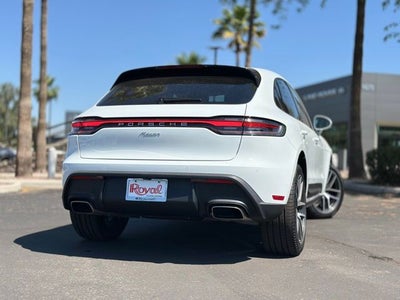 2025 Porsche Macan Base