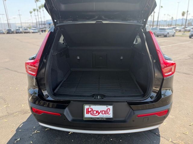 2025 Volvo XC40 B5 Core