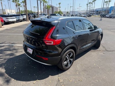 2025 Volvo XC40 B5 Core