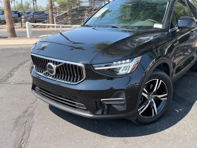 2025 Volvo XC40 B5 Core