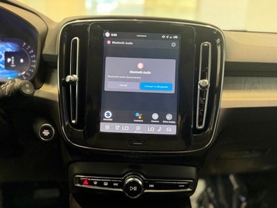 2025 Volvo XC40 B5 Core