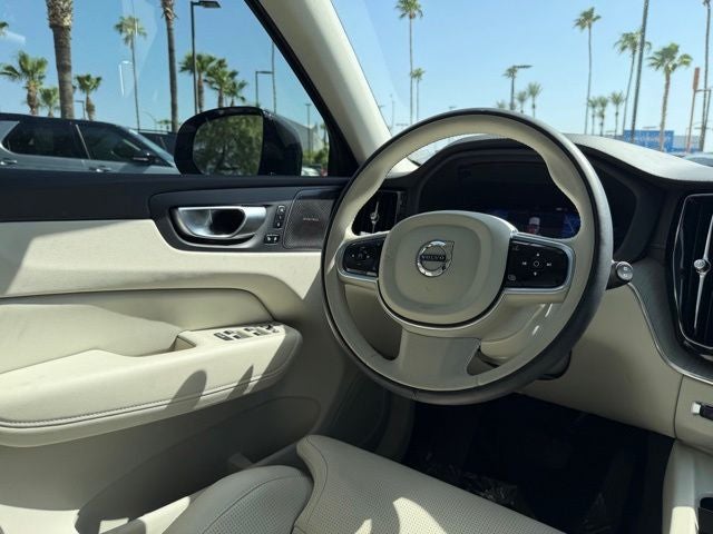 2025 Volvo XC60 B5 Ultra