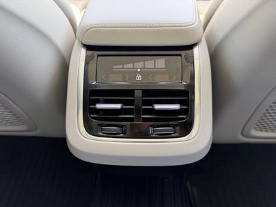 2025 Volvo XC60 B5 Ultra