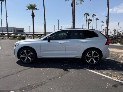 2025 Volvo XC60 B5 Ultra