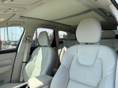 2025 Volvo XC60 B5 Ultra