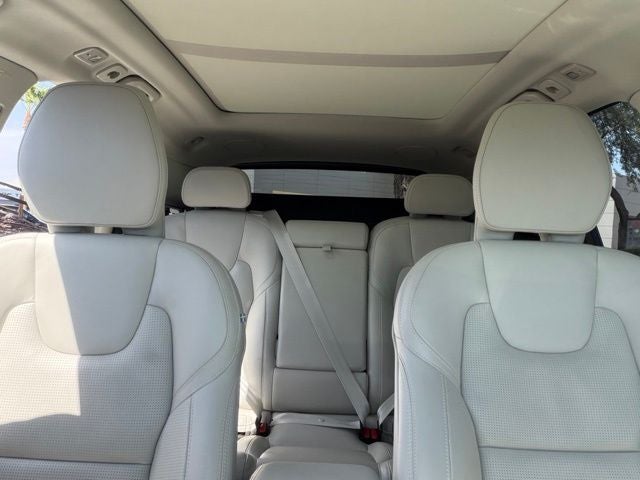 2025 Volvo XC60 B5 Ultra