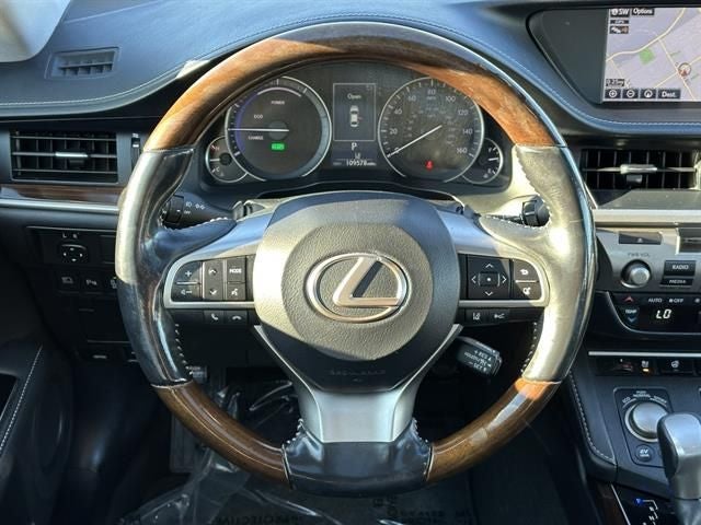 2016 Lexus ES 300h