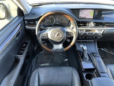 2016 Lexus ES 300h