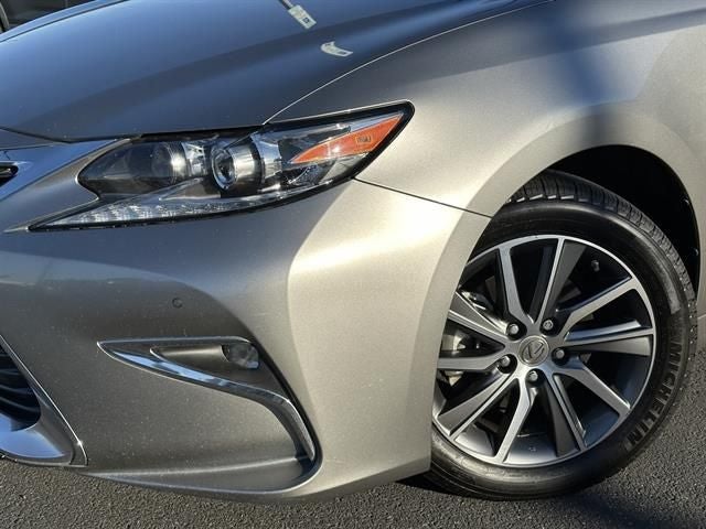 2016 Lexus ES 300h