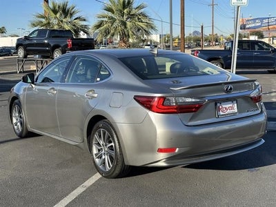 2016 Lexus ES 300h
