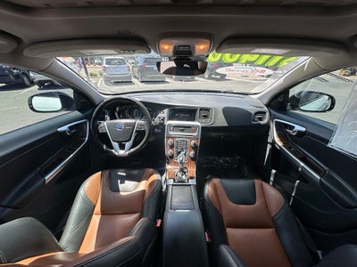 2017 Volvo V60 Cross Country T5