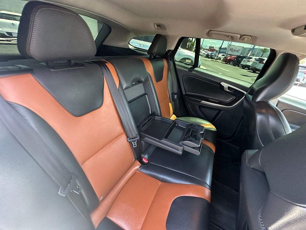 2017 Volvo V60 Cross Country T5