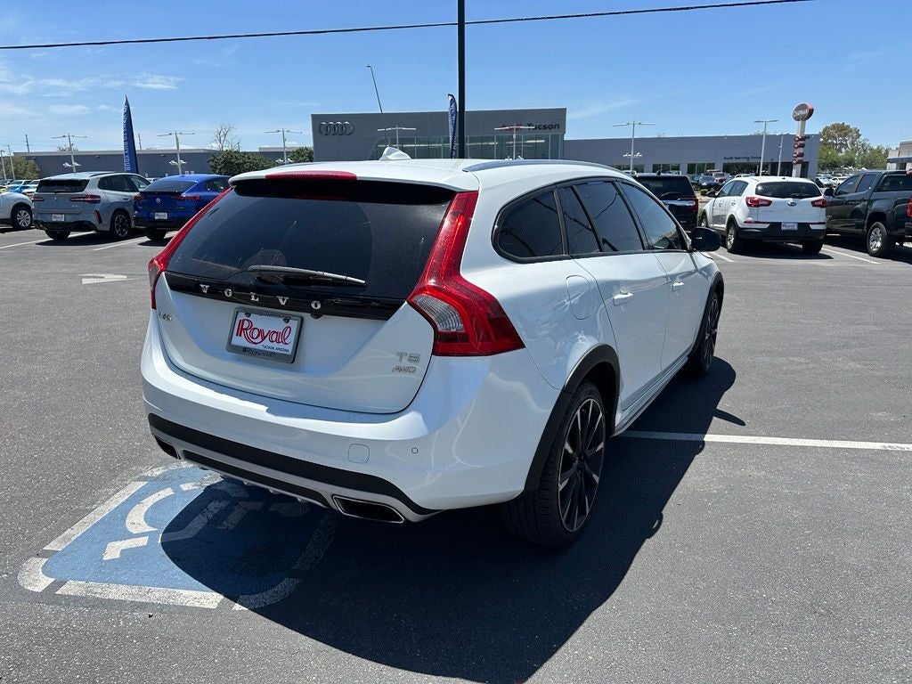 2017 Volvo V60 Cross Country T5