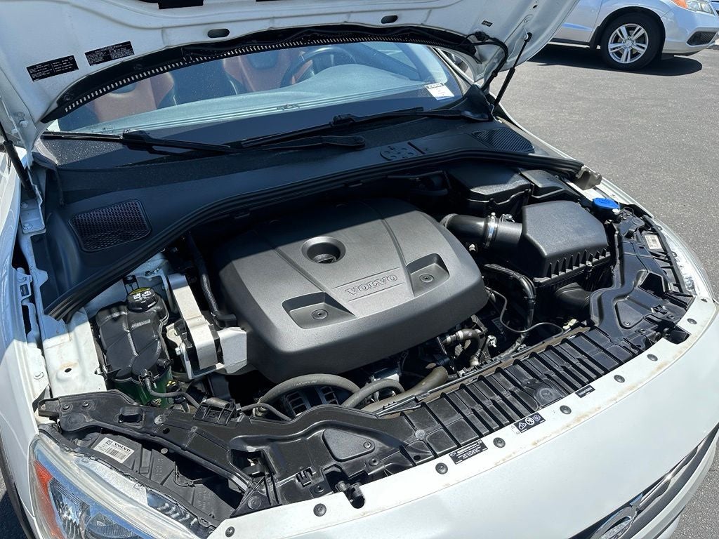 2017 Volvo V60 Cross Country T5