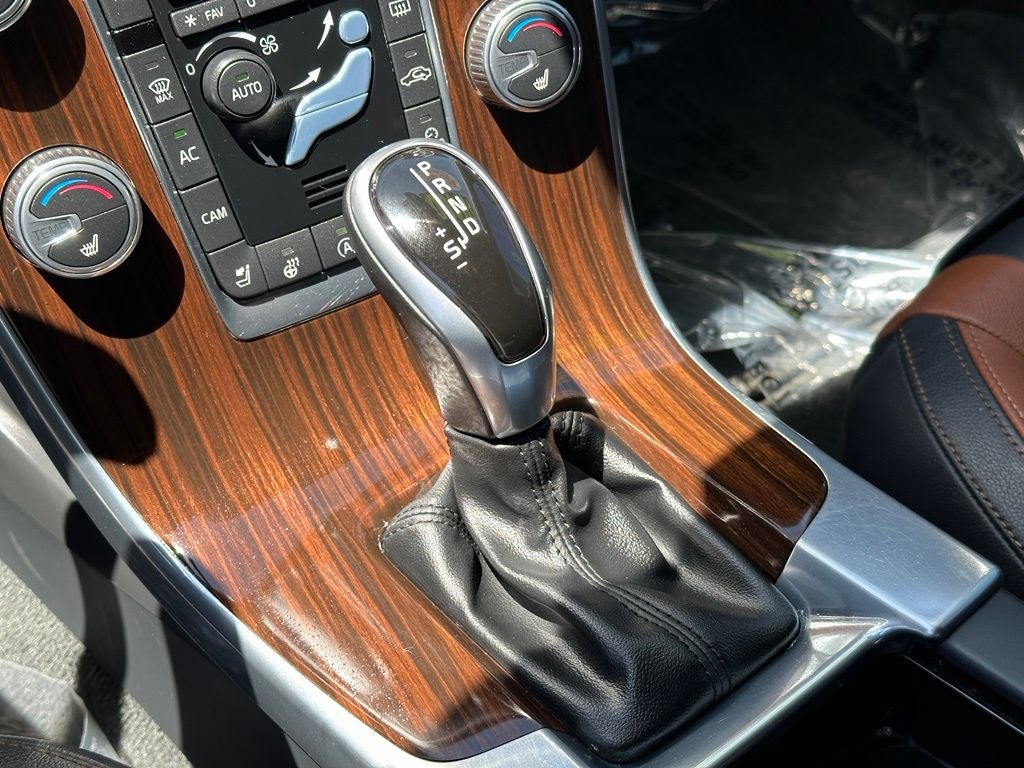 2017 Volvo V60 Cross Country T5